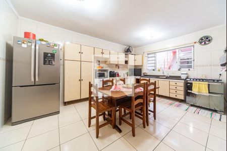 Casa à venda com 295m², 3 quartos e 3 vagasCozinha 