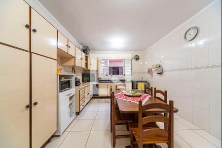 Casa à venda com 295m², 3 quartos e 3 vagasCozinha 