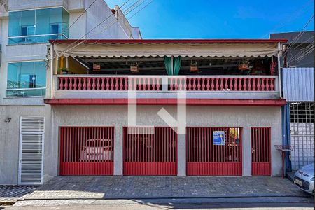 Casa à venda com 295m², 3 quartos e 3 vagasFachada