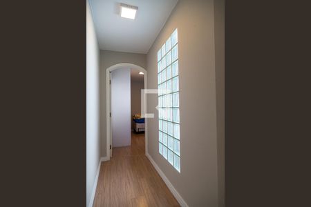 Casa à venda com 191m², 3 quartos e 2 vagas Casa à venda com 191m², 3 quartos e 2 vagasCorredor