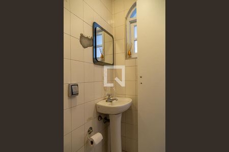 Casa à venda com 191m², 3 quartos e 2 vagas Casa à venda com 191m², 3 quartos e 2 vagasBanheiro de Serviço