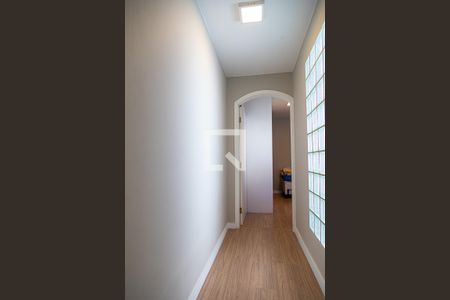 Casa à venda com 191m², 3 quartos e 2 vagas Casa à venda com 191m², 3 quartos e 2 vagasCorredor