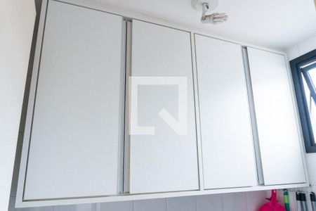 Apartamento à venda com 84m², 3 quartos e 2 vagas Apartamento à venda com 84m², 3 quartos e 2 vagasBanheiro de serviço