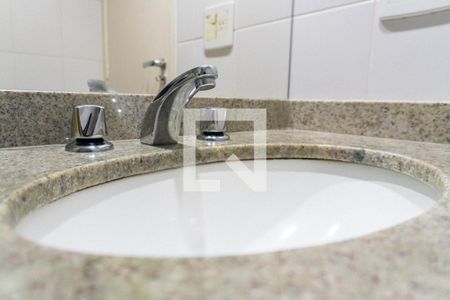 Apartamento à venda com 84m², 3 quartos e 2 vagas Apartamento à venda com 84m², 3 quartos e 2 vagasBanheiro Social Detalhe