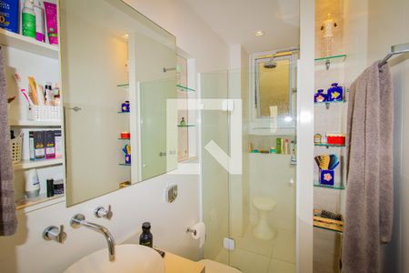 Banheiro da suíte  de apartamento à venda com 2 quartos, 70m² em Ipanema, Rio de Janeiro
