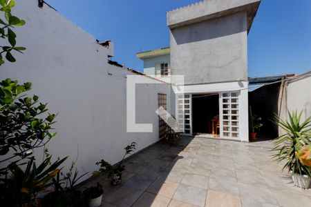 Casa à venda com 150m², 3 quartos e 2 vagas Casa à venda com 150m², 3 quartos e 2 vagasQuintal e Área de Serviço