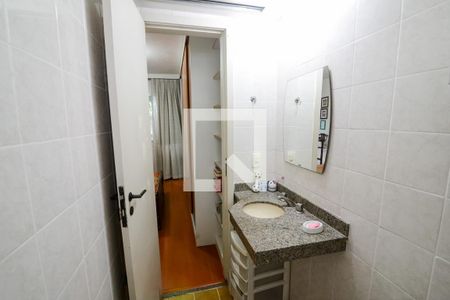 Apartamento à venda com 140m², 3 quartos e 2 vagas Apartamento à venda com 140m², 3 quartos e 2 vagasBanheiro da Suíte
