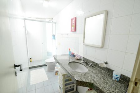 Apartamento à venda com 140m², 3 quartos e 2 vagas Apartamento à venda com 140m², 3 quartos e 2 vagasBanheiro Social