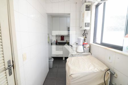 Apartamento à venda com 140m², 3 quartos e 2 vagas Apartamento à venda com 140m², 3 quartos e 2 vagasÁrea de Serviço