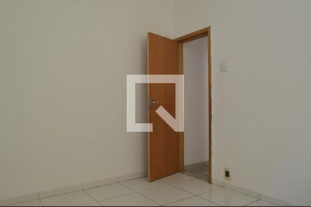 Casa de condomínio à venda com 308m², 5 quartos e 1 vagaQuarto 2