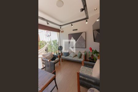 Casa à venda com 154m², 3 quartos e 3 vagas Casa à venda com 154m², 3 quartos e 3 vagasÁrea gourmet