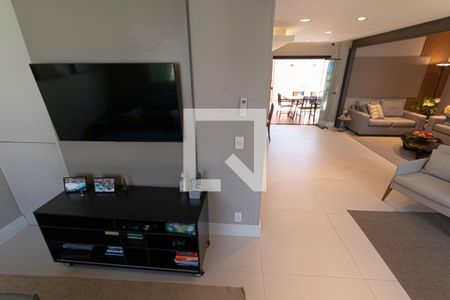 Casa à venda com 154m², 3 quartos e 3 vagas Casa à venda com 154m², 3 quartos e 3 vagassala 2