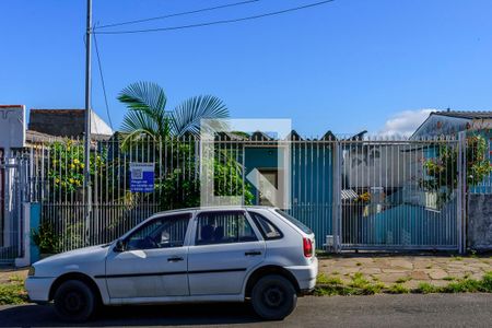 Casa à venda com 70m², 2 quartos e 5 vagas Casa à venda com 70m², 2 quartos e 5 vagasFachada