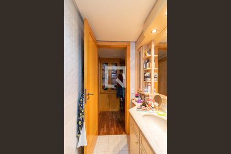 Apartamento à venda com 122m², 2 quartos e 2 vagas Apartamento à venda com 122m², 2 quartos e 2 vagasBanheiro