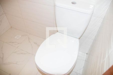 Banheiro de apartamento à venda com 1 quarto, 25m² em Parque Vitoria, São Paulo
