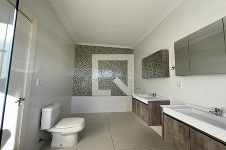 Casa à venda com 300m², 4 quartos e 4 vagasBanheiro da Suíte