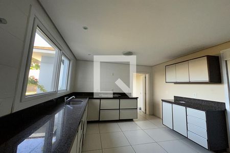 Casa à venda com 300m², 4 quartos e 4 vagasCozinha