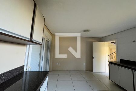 Casa à venda com 300m², 4 quartos e 4 vagasCozinha