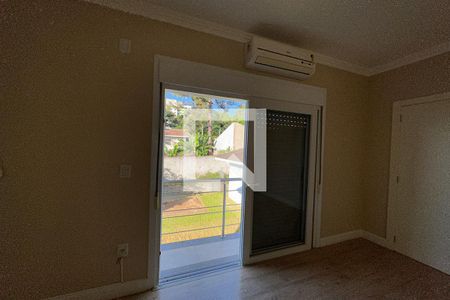 Casa à venda com 300m², 4 quartos e 4 vagasPorta Janela da Suíte