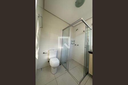 Casa à venda com 300m², 4 quartos e 4 vagasBanheiro da Suíte 2