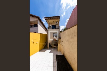 Casa para alugar com 440m², 4 quartos e 2 vagas Casa para alugar com 440m², 4 quartos e 2 vagasQuintal