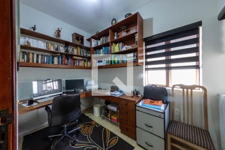 Casa para alugar com 440m², 4 quartos e 2 vagas Casa para alugar com 440m², 4 quartos e 2 vagasQuarto