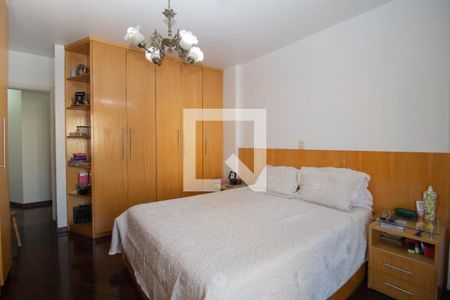 Apartamento à venda com 440m², 4 quartos e 4 vagas Apartamento à venda com 440m², 4 quartos e 4 vagasQuarto 3 - Suíte 2
