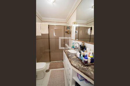 Apartamento à venda com 440m², 4 quartos e 4 vagas Apartamento à venda com 440m², 4 quartos e 4 vagasBanheiro da Suíte 2