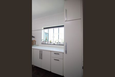 Apartamento à venda com 440m², 4 quartos e 4 vagas Apartamento à venda com 440m², 4 quartos e 4 vagasÁrea de Serviço - Armários