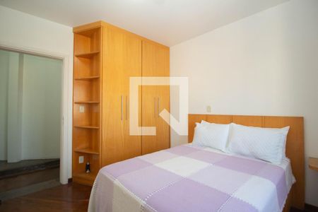 Apartamento à venda com 440m², 4 quartos e 4 vagas Apartamento à venda com 440m², 4 quartos e 4 vagasQuarto 1