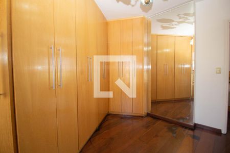 Apartamento à venda com 440m², 4 quartos e 4 vagas Apartamento à venda com 440m², 4 quartos e 4 vagasQuarto 4