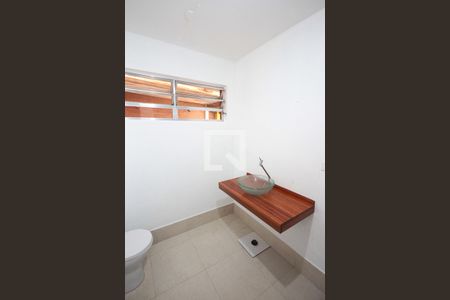 Casa à venda com 400m², 5 quartos e 8 vagas Casa à venda com 400m², 5 quartos e 8 vagasBanheiro casa 02