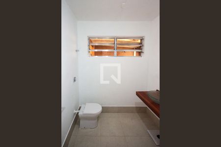 Casa à venda com 400m², 5 quartos e 8 vagas Casa à venda com 400m², 5 quartos e 8 vagasBanheiro casa 02