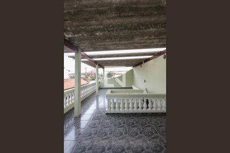 Casa à venda com 400m², 5 quartos e 8 vagas Casa à venda com 400m², 5 quartos e 8 vagasTerraço