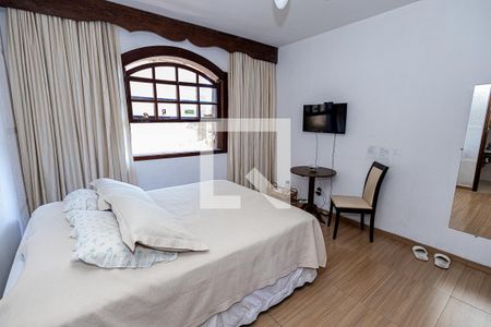 Casa à venda com 360m², 4 quartos e 6 vagas Casa à venda com 360m², 4 quartos e 6 vagasQuarto 4 / suíte