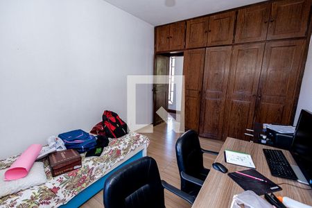 Casa à venda com 360m², 4 quartos e 6 vagas Casa à venda com 360m², 4 quartos e 6 vagasQuarto 3