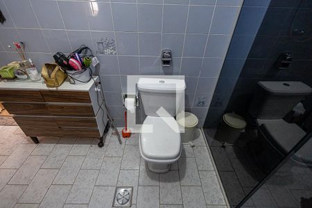 Casa à venda com 360m², 4 quartos e 6 vagas Casa à venda com 360m², 4 quartos e 6 vagasBanheiro da suíte