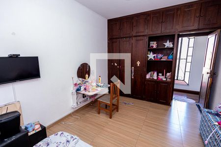 Casa à venda com 360m², 4 quartos e 6 vagas Casa à venda com 360m², 4 quartos e 6 vagasQuarto 2