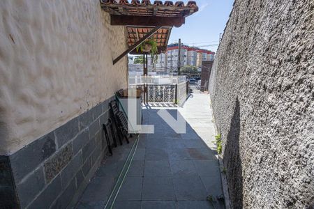 Casa à venda com 360m², 4 quartos e 6 vagas Casa à venda com 360m², 4 quartos e 6 vagasÁrea de serviço / Quintal