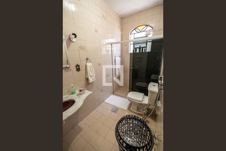 Casa à venda com 360m², 4 quartos e 6 vagas Casa à venda com 360m², 4 quartos e 6 vagasBanheiro da suíte