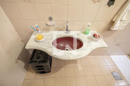 Casa à venda com 360m², 4 quartos e 6 vagas Casa à venda com 360m², 4 quartos e 6 vagasBanheiro da suíte