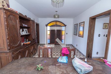 Casa à venda com 360m², 4 quartos e 6 vagas Casa à venda com 360m², 4 quartos e 6 vagasCopa