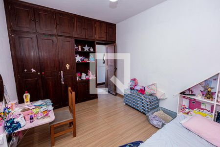 Casa à venda com 360m², 4 quartos e 6 vagas Casa à venda com 360m², 4 quartos e 6 vagasQuarto 2