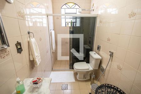 Casa à venda com 360m², 4 quartos e 6 vagas Casa à venda com 360m², 4 quartos e 6 vagasBanheiro da suíte