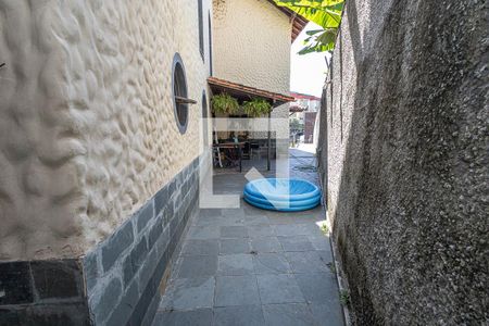 Casa à venda com 360m², 4 quartos e 6 vagas Casa à venda com 360m², 4 quartos e 6 vagasÁrea de serviço / Quintal