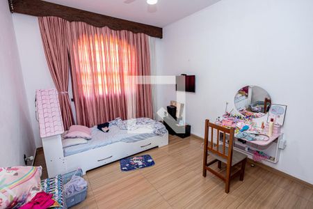 Casa à venda com 360m², 4 quartos e 6 vagas Casa à venda com 360m², 4 quartos e 6 vagasQuarto 2