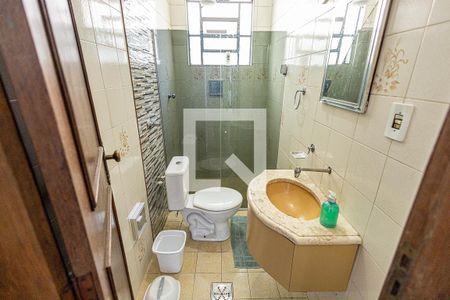 Casa à venda com 360m², 4 quartos e 6 vagas Casa à venda com 360m², 4 quartos e 6 vagasBanheiro Social