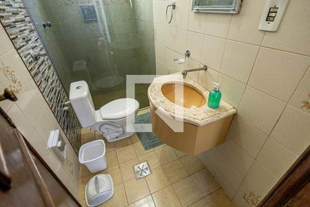 Casa à venda com 360m², 4 quartos e 6 vagas Casa à venda com 360m², 4 quartos e 6 vagasBanheiro Social