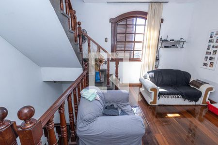 Casa à venda com 360m², 4 quartos e 6 vagas Casa à venda com 360m², 4 quartos e 6 vagasSala / 2º andar