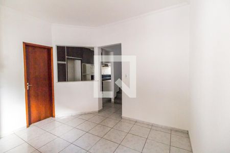 Sala de casa de condomínio para alugar com 3 quartos, 74m² em Jardim Regina Alice, Barueri